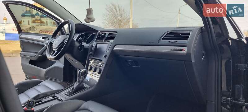 Хетчбек Volkswagen e-Golf 2015 в Кривому Розі