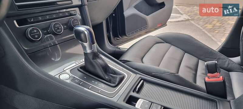 Хетчбек Volkswagen e-Golf 2015 в Кривому Розі