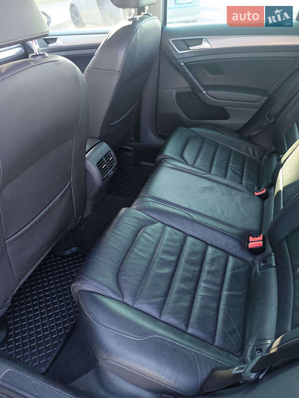 Хэтчбек Volkswagen e-Golf 2015 в Виннице фото 20 Хэтчбек Volkswagen e-Golf 2015 в Виннице