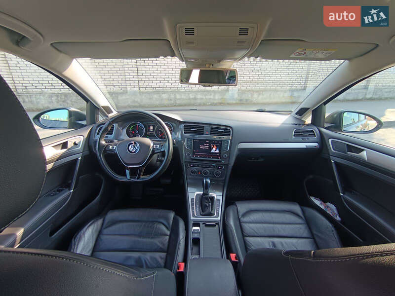 Хэтчбек Volkswagen e-Golf 2015 в Виннице фото 22 Хэтчбек Volkswagen e-Golf 2015 в Виннице