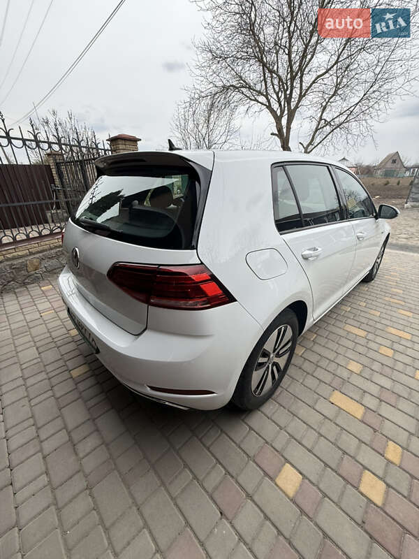 Хетчбек Volkswagen e-Golf 2017 в Умані
