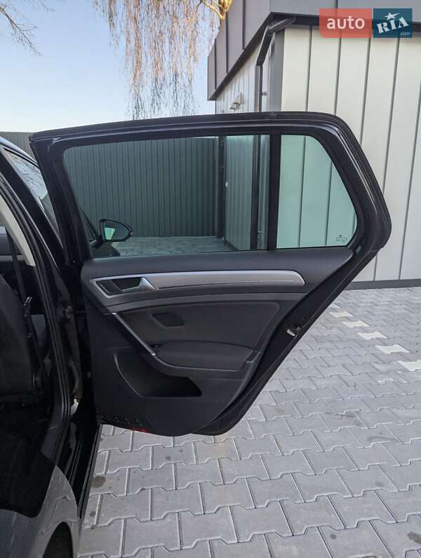 Хэтчбек Volkswagen e-Golf 2014 в Днепре фото 17 Хэтчбек Volkswagen e-Golf 2014 в Днепре