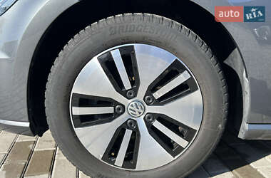 Хетчбек Volkswagen e-Golf 2019 в 