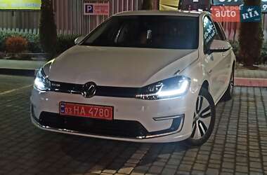 Хэтчбек Volkswagen e-Golf 2017 в 