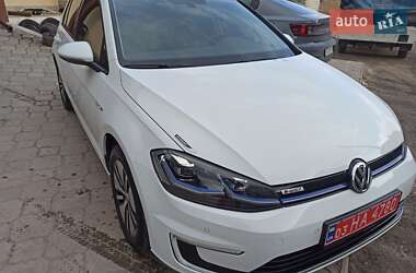 Хэтчбек Volkswagen e-Golf 2017 в 