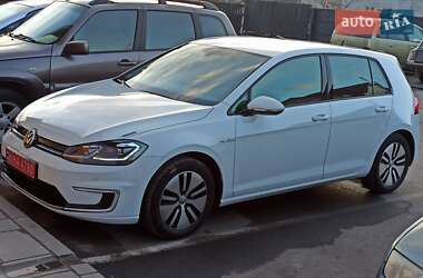 Хэтчбек Volkswagen e-Golf 2017 в 