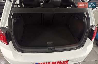 Хэтчбек Volkswagen e-Golf 2017 в 