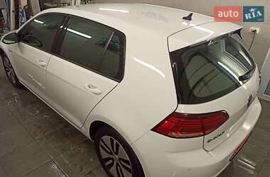 Хэтчбек Volkswagen e-Golf 2017 в 