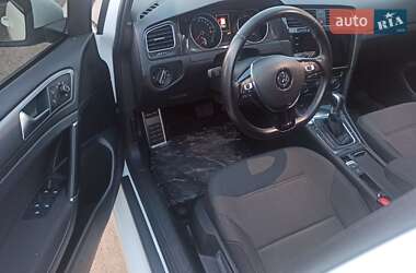 Хэтчбек Volkswagen e-Golf 2017 в 
