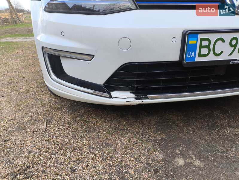 Хэтчбек Volkswagen e-Golf 2014 в Яворове