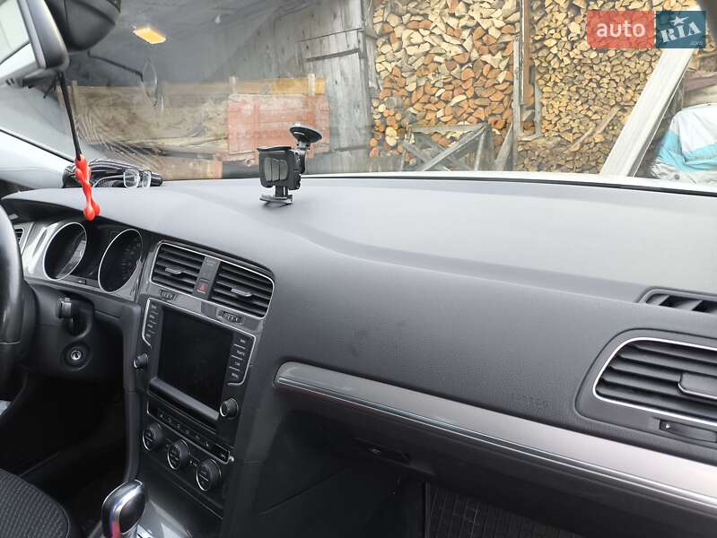 Хэтчбек Volkswagen e-Golf 2014 в Яворове