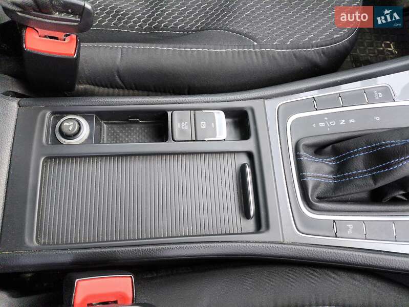 Хэтчбек Volkswagen e-Golf 2014 в Яворове