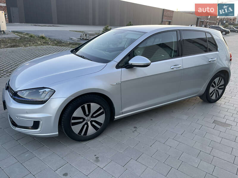 Volkswagen e-Golf 2015