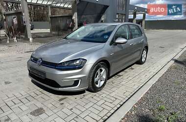Хэтчбек Volkswagen e-Golf 2015 в 
