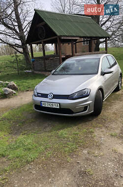 Хэтчбек Volkswagen e-Golf 2014 в 