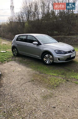 Хэтчбек Volkswagen e-Golf 2014 в 
