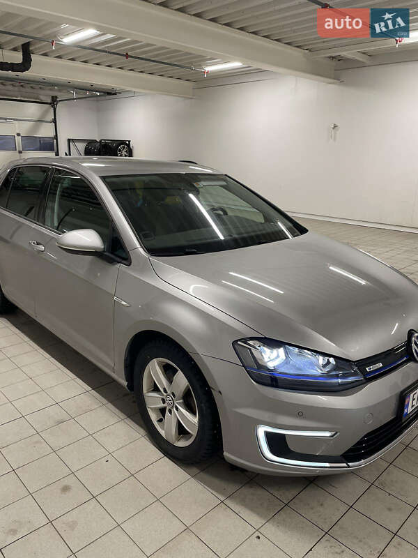 Хетчбек Volkswagen e-Golf 2015 в Кривому Розі