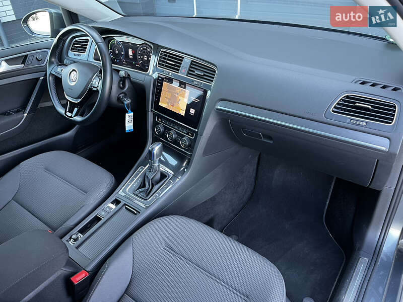 Хетчбек Volkswagen e-Golf 2018 в Луцьку