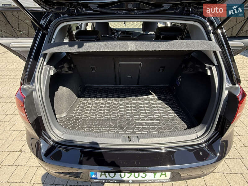 Хетчбек Volkswagen e-Golf 2016 в Сваляві