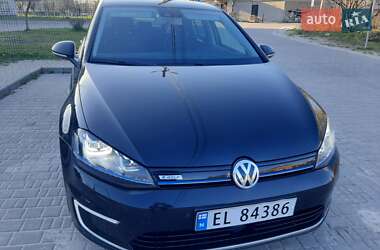 Хэтчбек Volkswagen e-Golf 2016 в 