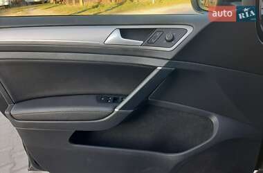 Хэтчбек Volkswagen e-Golf 2016 в 