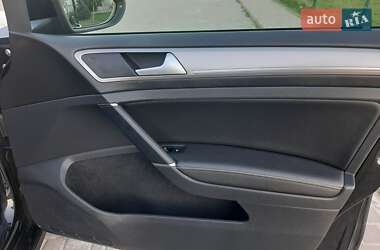 Хэтчбек Volkswagen e-Golf 2016 в 