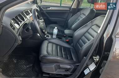Хэтчбек Volkswagen e-Golf 2016 в 