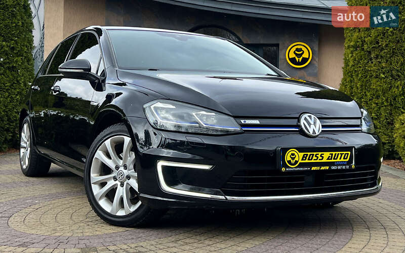 Хэтчбек Volkswagen e-Golf 2017 в 