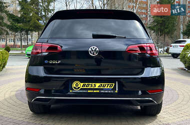 Хэтчбек Volkswagen e-Golf 2017 в 
