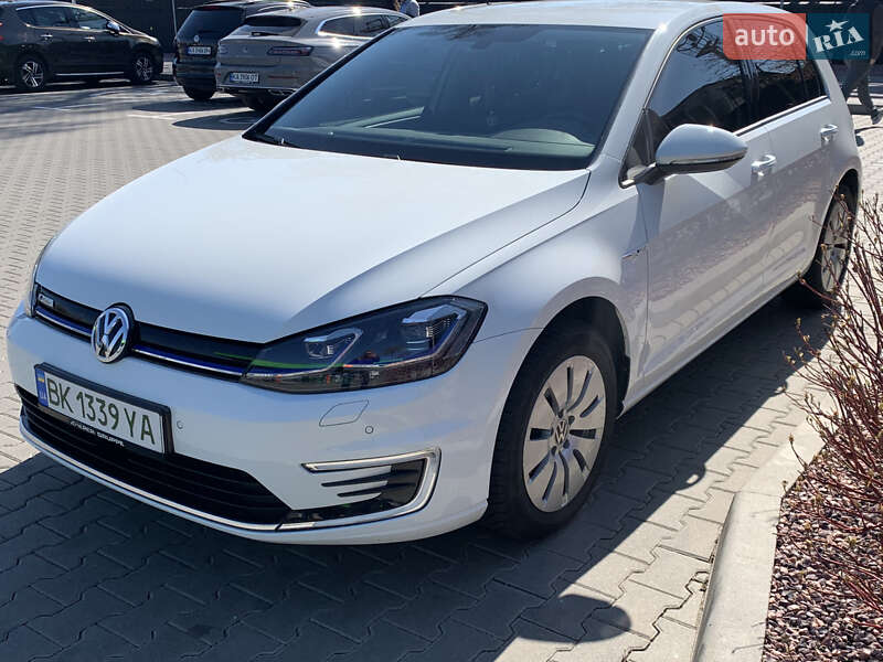 Хетчбек Volkswagen e-Golf 2020 в Києві
