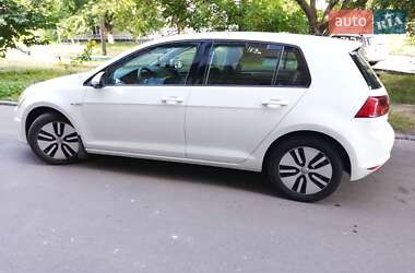 Хэтчбек Volkswagen e-Golf 2016 в 