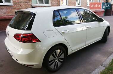 Хэтчбек Volkswagen e-Golf 2016 в 