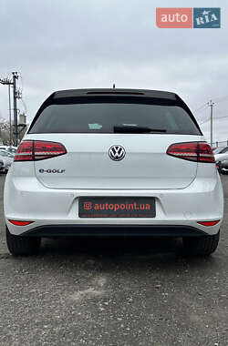 Хетчбек Volkswagen e-Golf 2014 в 