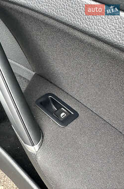 Хетчбек Volkswagen e-Golf 2014 в 
