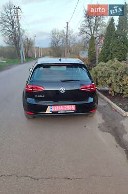 Хэтчбек Volkswagen e-Golf 2014 в 