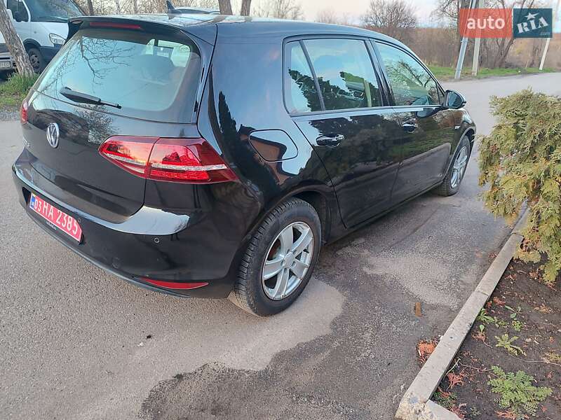 Хэтчбек Volkswagen e-Golf 2014 в Кривом Роге