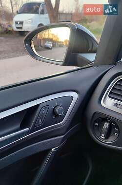 Хэтчбек Volkswagen e-Golf 2014 в 