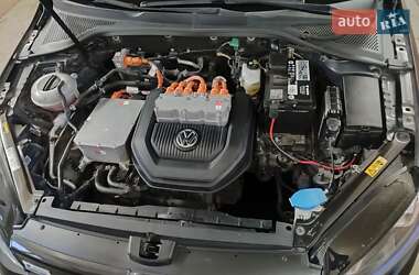 Хэтчбек Volkswagen e-Golf 2014 в 