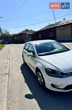 Хэтчбек Volkswagen e-Golf 2020 в 