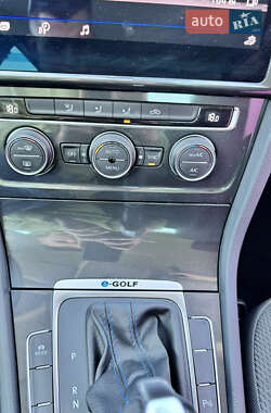 Хэтчбек Volkswagen e-Golf 2020 в 
