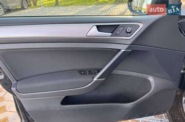 Хэтчбек Volkswagen e-Golf 2014 в 