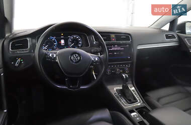 Хэтчбек Volkswagen e-Golf 2019 в 