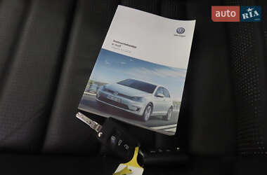 Хэтчбек Volkswagen e-Golf 2019 в 