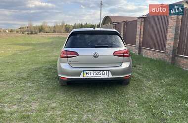 Хэтчбек Volkswagen e-Golf 2014 в 