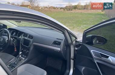 Хэтчбек Volkswagen e-Golf 2014 в 