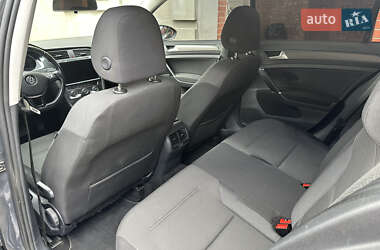 Хэтчбек Volkswagen e-Golf 2020 в 