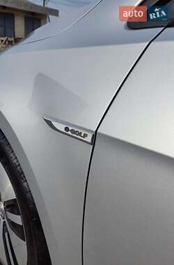 Хетчбек Volkswagen e-Golf 2015 в 