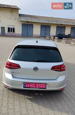 Хетчбек Volkswagen e-Golf 2015 в 