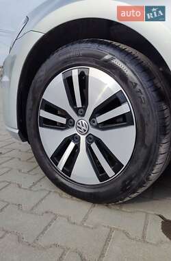 Хетчбек Volkswagen e-Golf 2015 в 