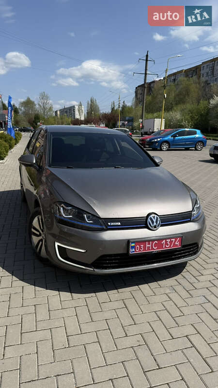 Хетчбек Volkswagen e-Golf 2014 в 
